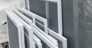 Москитные сетки на пластиковые окна Еманжелинск купить по цене от 937 руб.